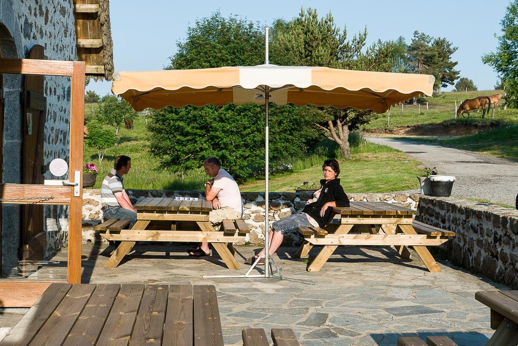 Le Jas Du Mas Hotel Saint-Antheme Exterior photo